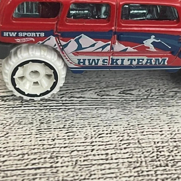 2003 Mattel Hot Wheels Rockster HW Ski Team HW Sports Red Die Cast Vehicle Loose - Picture 6 of 8